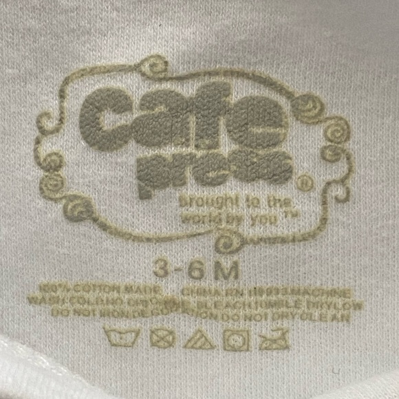 💛⚜️🖤Saints onesie • 3-6M • GUC - Picture 3 of 3